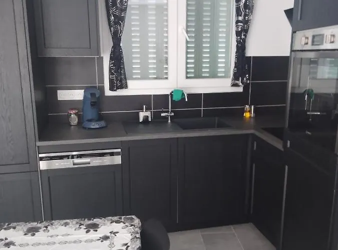 T2 Neuf Et Design Apartament *